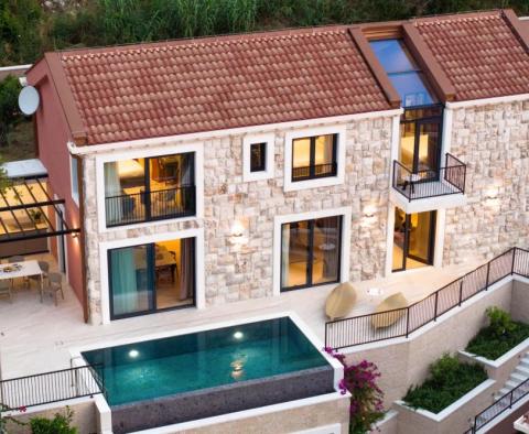  Villa en pierre design de luxe à vendre dans la région de Dubrovnik, à 15 mètres de la mer 