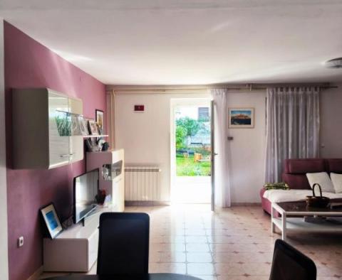 Nagyszerű ház 3 lakóegységgel, mindössze 500 méterre a tengertől Rovinjban - pic 18