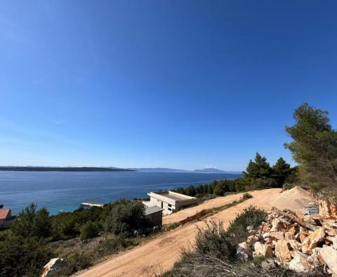 Terrain remarquable sur l'île de Hvar avec une vue fantastique sur la mer - pic 2