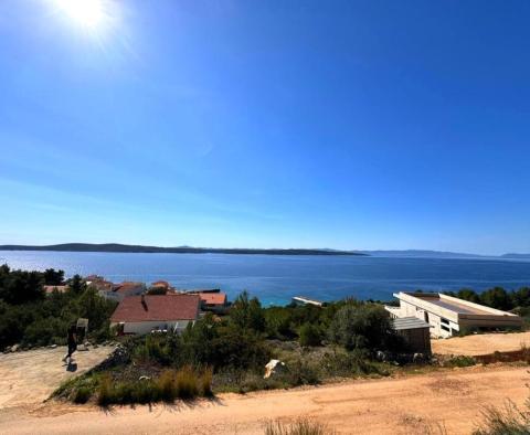 Terrain remarquable sur l'île de Hvar avec une vue fantastique sur la mer 