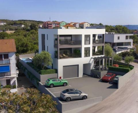 Комплекс новых квартир на Крке, с видом на море, в 600 метрах от моря - фото 4