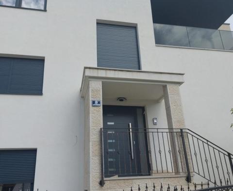 Wonderful newly built house in Kastela, 200 meters from the sea - pic 15