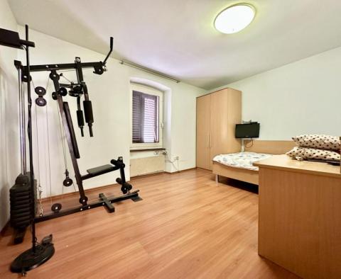 Spacious apartment in the city center of Umag, 50 meters from the sea - pic 11