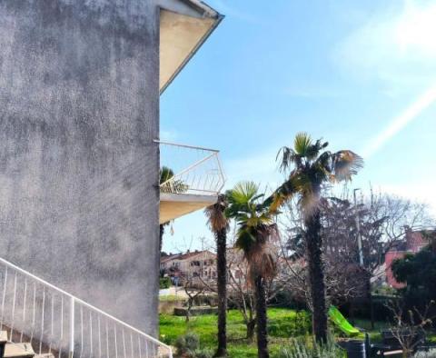 Geräumiges Haus zum Verkauf in Rovinj, nur 200 Meter vom Meer entfernt! - foto 10