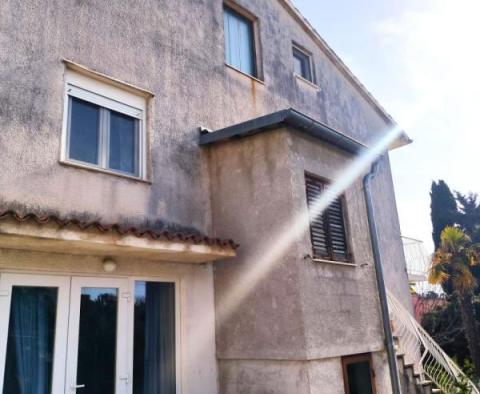 Maison spacieuse à vendre à Rovinj, à 200 mètres de la mer seulement ! - pic 12