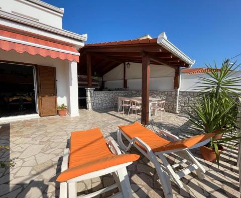 Nádherný dům v oblasti Trogir, 2d řada k moři - pic 29