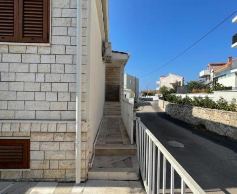 Wunderschönes Haus in der Gegend von Trogir, 2. Reihe zum Meer - foto 35