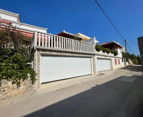 Magnifique maison dans la région de Trogir, 2ème rangée de la mer - pic 6