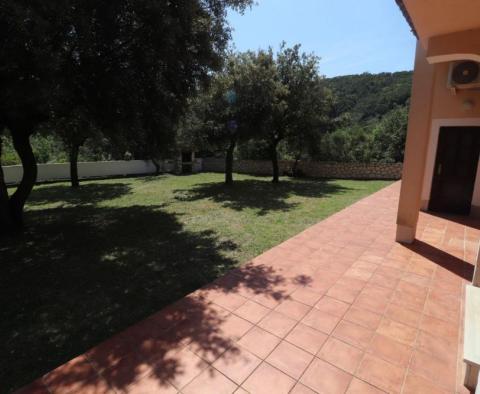 Villa and apartment house in a great location on Rab island in Supetarska Draga - pic 2