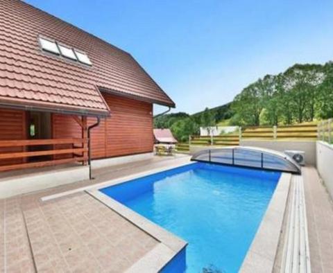 Villa avec piscine, sauna et jardin dans un endroit attrayant à Begovo Razdolje - pic 3