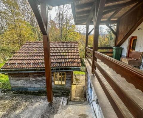 Zajímavý rodinný dům u řeky v Severin na Kupe, Gorski Kotar - pic 10