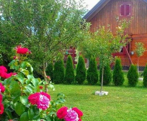 Wunderschönes Holzhaus in der Natur mit Swimmingpool, in der Nähe des Flusses - foto 32