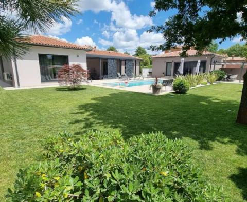 An impressive new built villa with a swimming pool in a great location in Labin area - pic 7