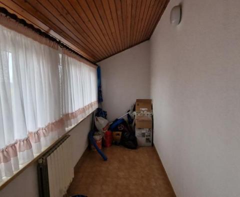 Nagy lehetőségeket rejtő beköltözhető ház Zminjben - pic 18