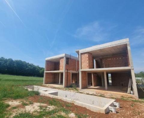 Dvě nové moderní připojené vily jsou na prodej společně, oblast Poreč - pic 9