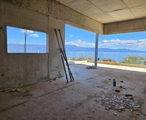 Appartement moderne de luxe avec piscine, garage, ascenseur et vue mer à Kostrena - pic 4