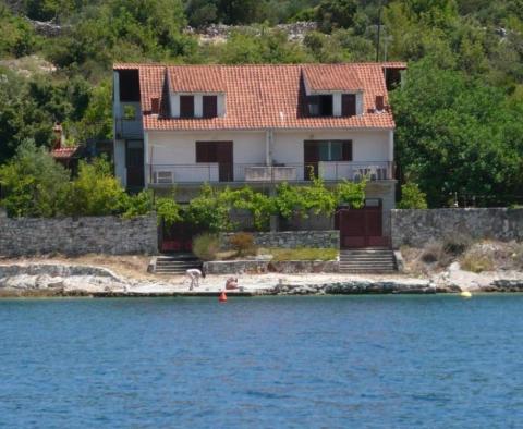Romantický izolovaný dům na ostrově Drvenik v 1. linii k moři s vlastním molem - pic 33