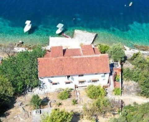 Romantický izolovaný dům na ostrově Drvenik v 1. linii k moři s vlastním molem - pic 34