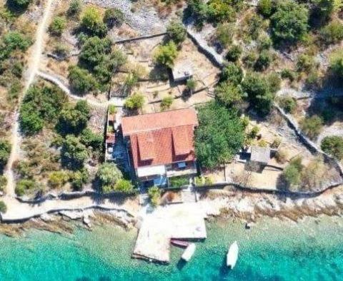 Romantický izolovaný dům na ostrově Drvenik v 1. linii k moři s vlastním molem - pic 35
