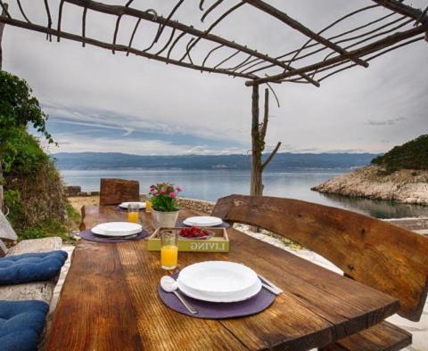 Maison romantique au bord de la vieille ville médiévale avec une vue fantastique sur la mer - pic 2