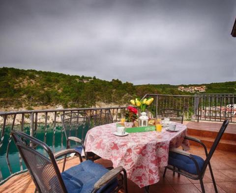 Maison romantique au bord de la vieille ville médiévale avec une vue fantastique sur la mer - pic 3