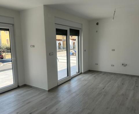 Appartement avec jardin dans une nouvelle résidence moderne à Ciovo, Trogir - pic 4
