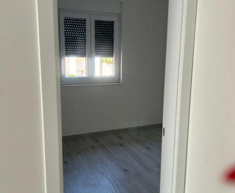 Appartement avec jardin dans une nouvelle résidence moderne à Ciovo, Trogir - pic 19