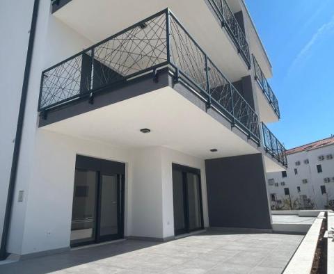 Appartement avec jardin dans une nouvelle résidence moderne à Ciovo, Trogir - pic 33