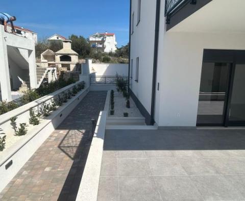 Appartement avec jardin dans une nouvelle résidence moderne à Ciovo, Trogir - pic 34