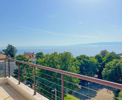 Готовая к меблировке высококачественная квартира с панорамным видом и недалеко от моря в Ловране. - фото 15