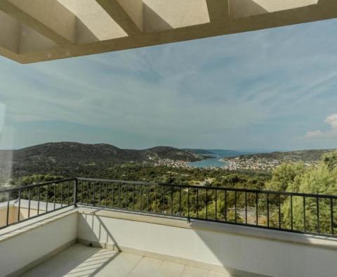 Lux modern villa with breathtaking views in Vinisce - pic 7