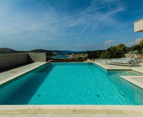 Lux modern villa with breathtaking views in Vinisce - pic 16