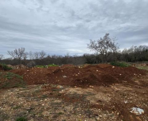 Building land in Poreč, 2 km from the sea - pic 3