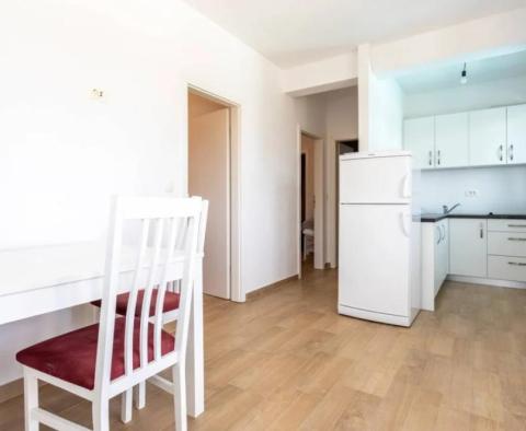 Apartmanház Baska Vodában medencével - pic 13