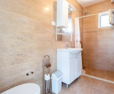 Apartmánový dům v Bašce Vodě s bazénem - pic 22