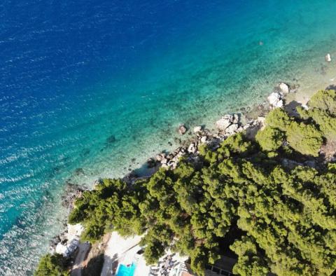 Wunderschöne neue Villa in erster Meereslinie an der Riviera von Omis in der Gegend von Stanici - foto 11