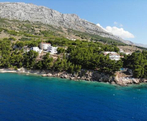 Faszinierendes Grundstück in erster Reihe für eine Luxusvilla an der Riviera von Omis - foto 6