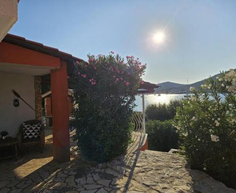 Rare property on the 1st line to the sea with mooring for a boat in Vinisce, Trogir - pic 8