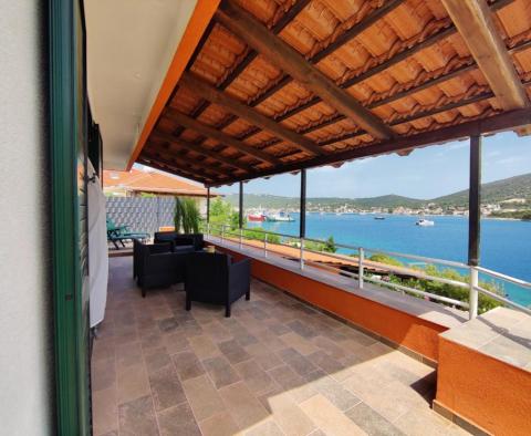 Rare property on the 1st line to the sea with mooring for a boat in Vinisce, Trogir - pic 6