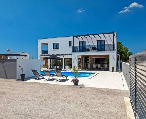 Comfortable modern villa with swimming pool in Marcana - beautiful property to buy! - pic 14