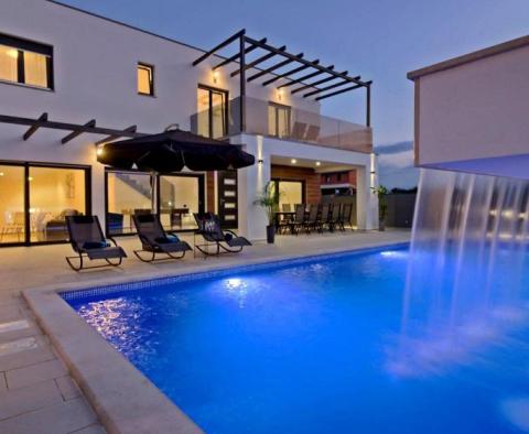 Kényelmes, modern villa úszómedencével Marcanában - gyönyörű ingatlan vásárolható! - pic 54