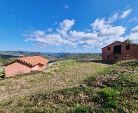 Fantastic estate in Buzet with 4 residential buildings and one business-residential building, open view of nature and the lake - pic 9