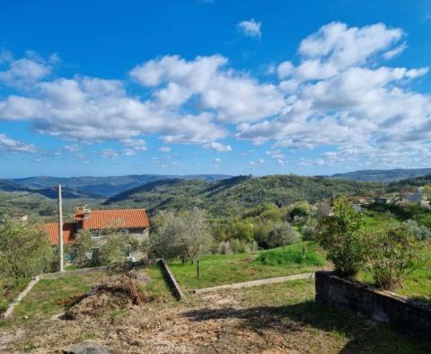 Fantastická nemovitost v Buzetu se 4 obytnými budovami a jednou obchodně-obytnou budovou, otevřený výhled na přírodu a jezero - pic 34