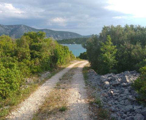Městský pozemek na krásném ostrově Korčula 50 m od moře - pic 4
