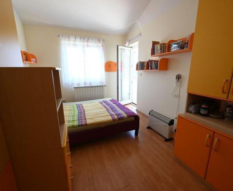 Przestronna willa rodzinna z widokiem na morze w okolicy Puli, w Vinkuran - pic 39