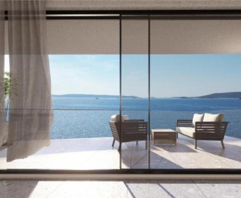 Luxuriöse neue Wohnung in der 1. Reihe zum Meer in der Gegend von Trogir - foto 16