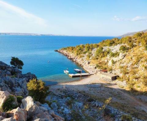 Maison avec potentiel à 50 mètres de la mer à Lukovo Sugarje 