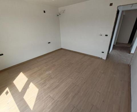 Nádherný penthouse v Jadranovu na první linii k moři, nová luxusní rezidence - pic 12