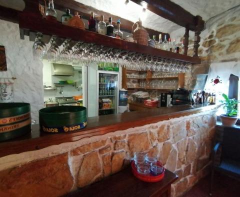 Дом с рестораном недалеко от моря в Баньоле! - фото 9