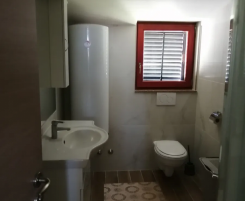 Appartement de 4 appartements à vendre à Medulin, à seulement 150 mètres de la mer - pic 9